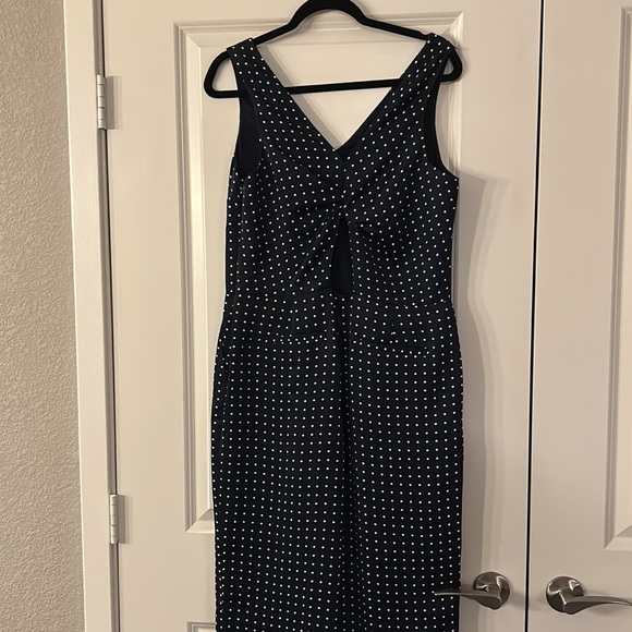 BANANA REPUBLIC NWT LUXURY SATIN FABRIC MIDNIGHT BLUE TWISTED BACK CUT OUT - Picture 4 of 6